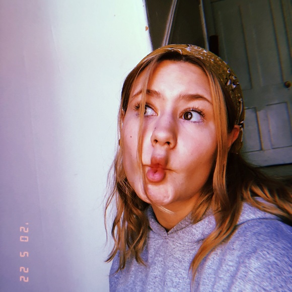 Meet your Posher, Sara - Picture 1 of 1